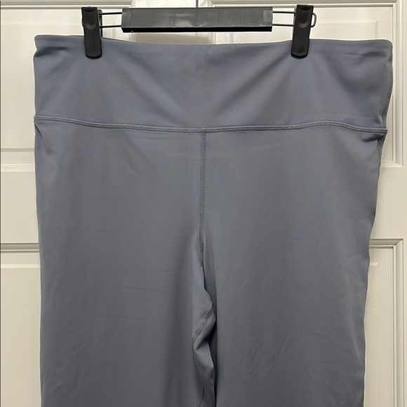 GapFit Sky High Rise Power Flare Leggings - Size XL - Picture 3 of 14